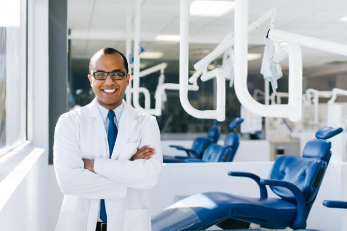 Comment puis-je obtenir un permis d’exercice de médecine dentaire au Canada?